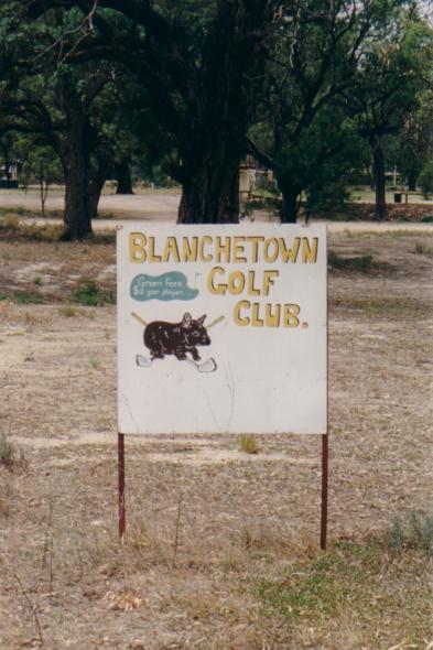 and yes, that's a wombat holding the clubs!  aww.  