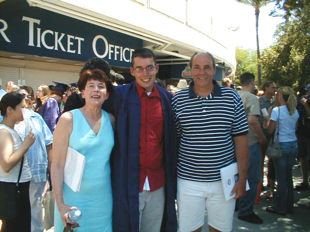 Grad_Brett_and_Parents.jpg