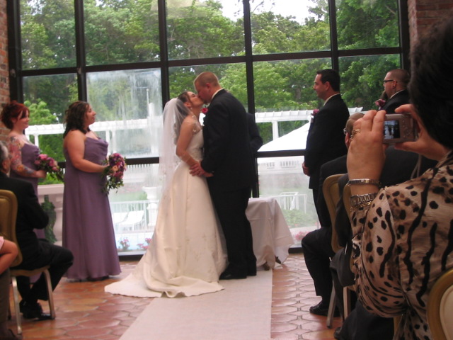 2006_0610_TheKiss.jpg
