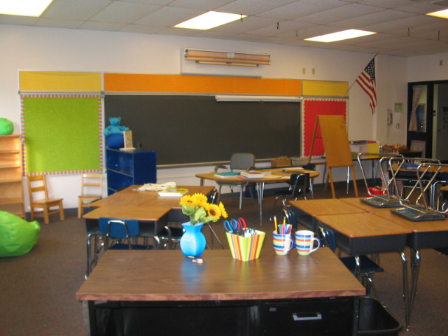 2006_0806NicholesClassroom1.JPG