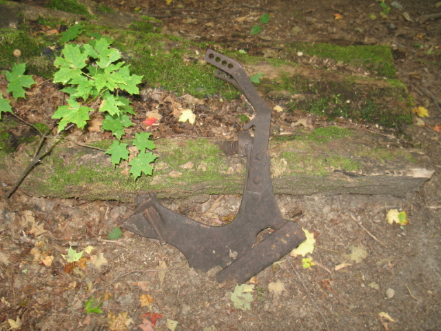 2008_0828Debris2.jpg