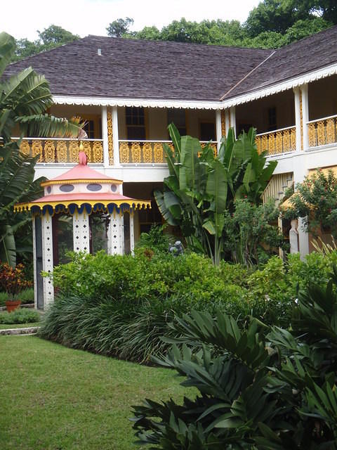 2009_1124ArtistsHome3.JPG