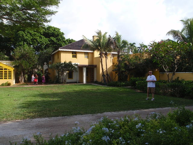 2009_1124ArtistsHome4.JPG