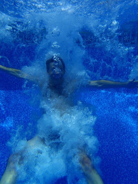 2010_0725UncleJohnJumpingIn.JPG