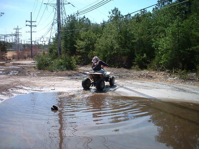 2003_0420FunInMud