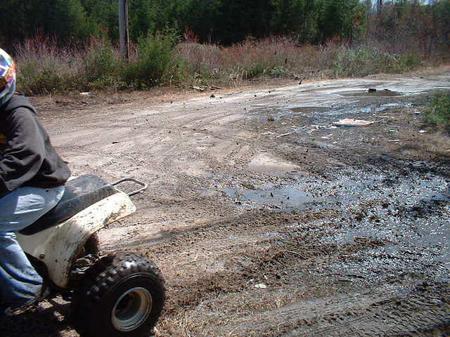 2003_0420KickingMud