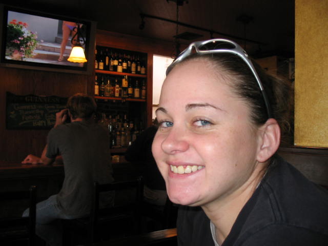 2004 1008 JenInAPub