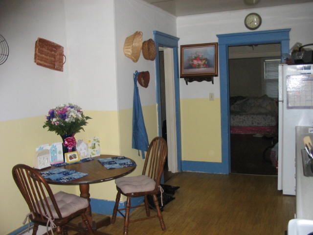 2005 0206 MoreKitchen