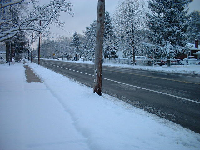 2005_1206_UnionAveFirstSnow.JPG