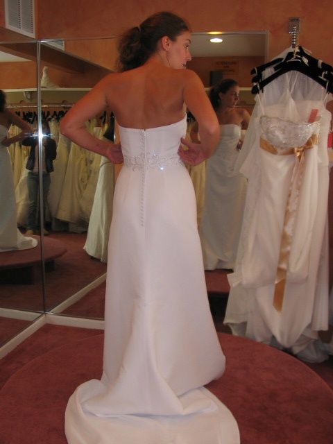 2005_1216_FittingMyDress