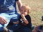 2010_1009FinFeedingHimself.JPG